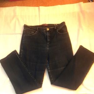 Gloria Vanderbilt blue jeans size 12 short 28 inch inseam
